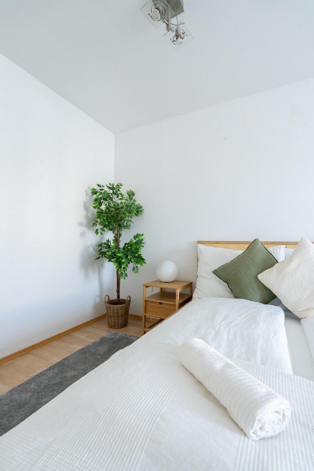 Two Bedrooms - 85 Squaremeters - 4 Min To U6 Dresdner Str Вена Экстерьер фото